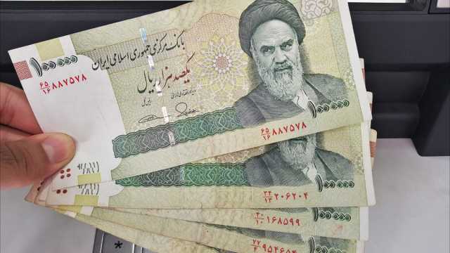 200 مليار دينار عراقي استبدل بالتومان الايراني في زيارة الاربعينية