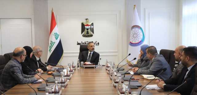 وزير التخطيط يوجه باستكمال جميع المتطلبات الخاصة بتوقيع العقود مع الشركات الفاحصة