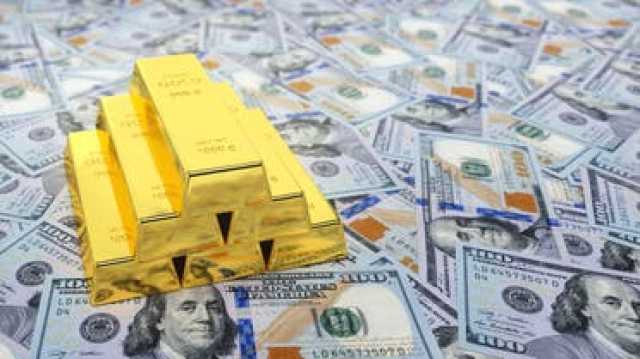 عالميا.. تراجع الدولار يزيد بريق 'المعدن الأصفر'