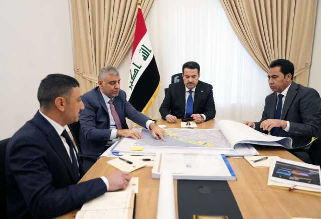 رئيس الوزراء يطلع على تصاميم الواجهة النهرية لمدينة الموصل