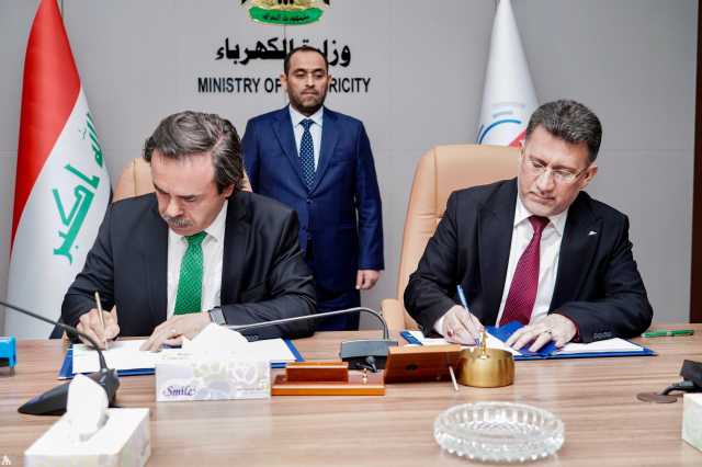 الكهرباء وشركة توتال توقعان عقدين لإنتاج 1000 ميغاواط من الطاقة الشمسية في البصرة