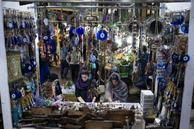 الاقتصاد الإيراني يواجه ثلاث أزمات اجتماعية كبرى تهدده مستقبل