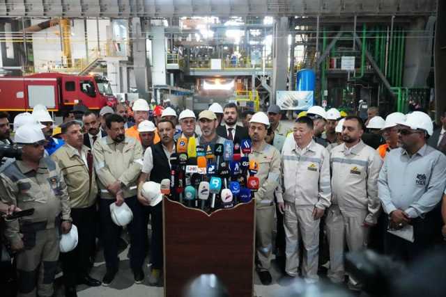 وزير الصناعة يفتتح مصنع الحديد والصلب بطاقة 600 ألف طن سنوياً