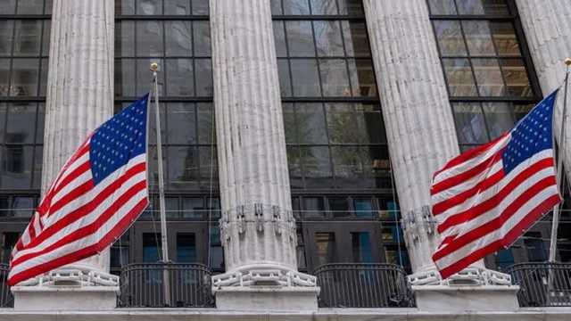 'موديز' تخفض تصنيف أميركا الائتماني بسبب تصاعد الدين الحكومي