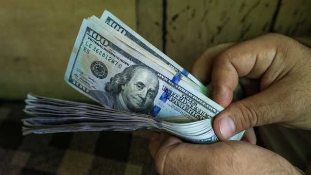 الدولار يواصل ارتفاعه أمام تراجع الدينار في بغداد