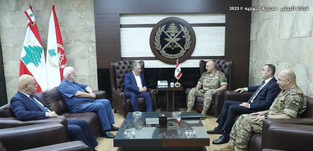 قائد الجيش تابع التطورات في عين الحلوة مع السفير الفلسطيني