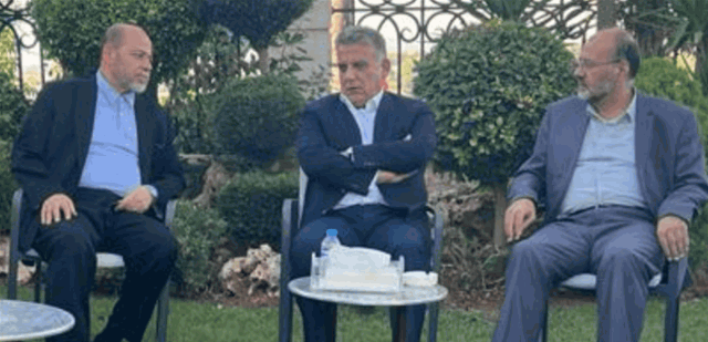 عباس إبراهيم عرض مع أبو مرزوق الأوضاع في مخيم عين الحلوة