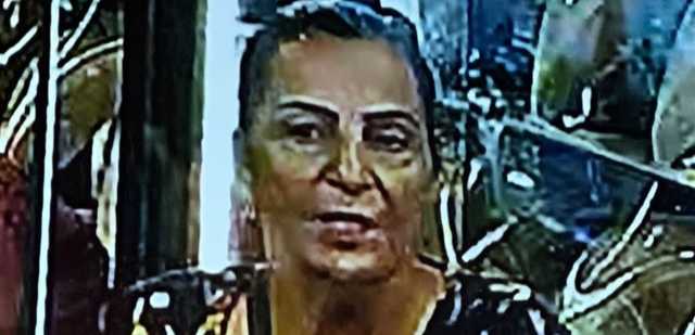 دخلت إلى محل لبيع المجوهرات... وسرقت حقيقة بداخلها 80 ألف دولار