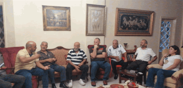 مخاتير واهالي برجا اجتمعوا لتنظيم وجود النازحين السوريين في البلدة