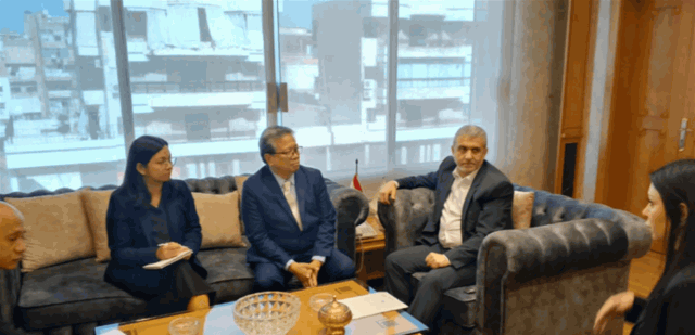 بيرم بحث وسفير الفلبين في الية العمل لاجلاء رعايا بلاده في الحالات الطارئة