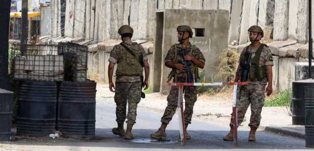 الجيش يوقف فلسطينياً لتورطه في اشتباك مسلح داخل مخيم عين الحلوة