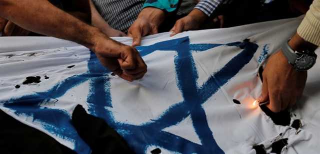 وقعت في مأزق.. هكذا تحدّث قياديّ فلسطينيّ في لبنان عن إسرائيل