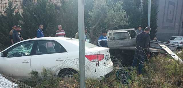 بالصور حادث سير مروّع... وزحمة سير خانقة