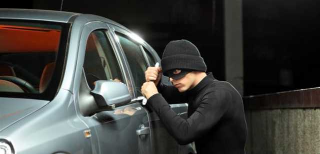سارق مرايا سيّارات في قبضة الأمن... هل وقعتم ضحيّة أعماله؟ (صورة)