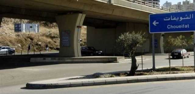مواطن يتعرّض للسرقة.. مسلّح أخذ منه 1300 دولار