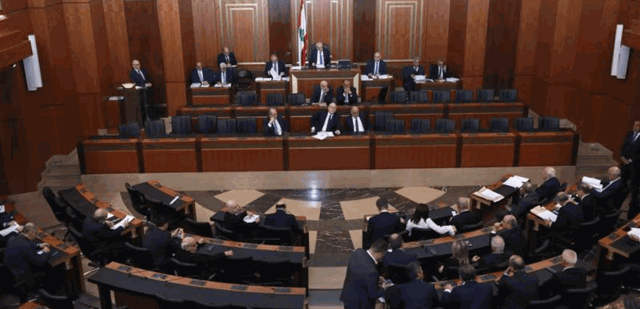 بالأسماء- هؤلاء النواب سيطعنون بقانون التمديد لقائد الجيش