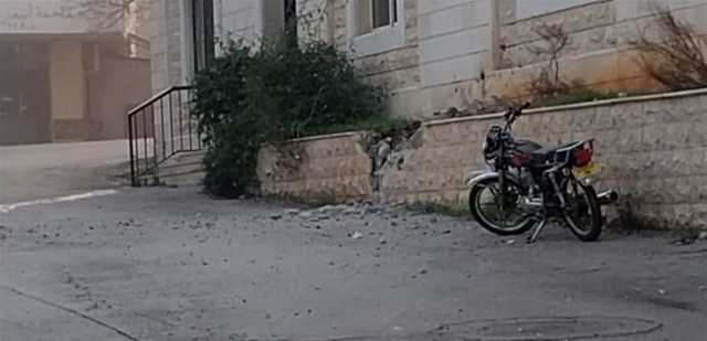 القصف الاسرائيلي يطال جزءاً خارجياً من مسجدٍ في الجنوب!