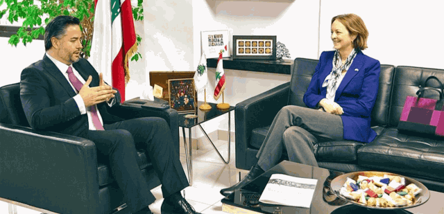 وزير الاقتصاد عرض مع السفيرة الأميركية العلاقات السياسية والاقتصادية