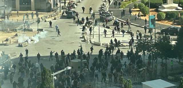 توتّر في بيروت.. إشكال بين القوى الأمنيّة والعسكريين المتقاعدين وإلقاء قنابل مسيلة للدموع