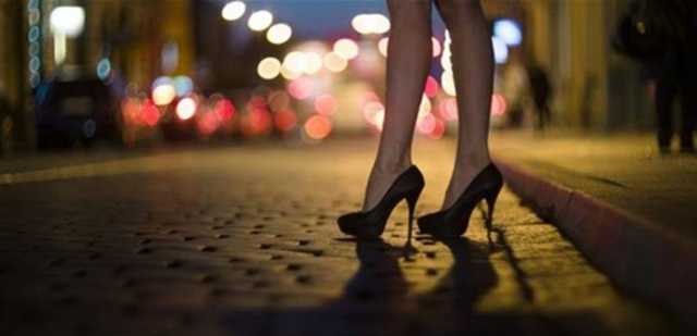 مداهمة منزل دعارة وتوقيف فتيات