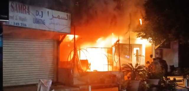 شاهد... إطلاق نار وإحراق محل في صور