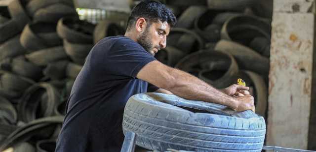 إطارات السيارات في لبنان تدرّ ذهبًا.. صناعات تخطت حدود الوطن