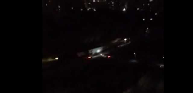 إطلاق نار كثيف في وسط الطريق... وفيديو يُوثّق ما حدث مساء اليوم