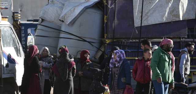 إخلاء مجمّع كان يقطنه 1500 نازح سوري