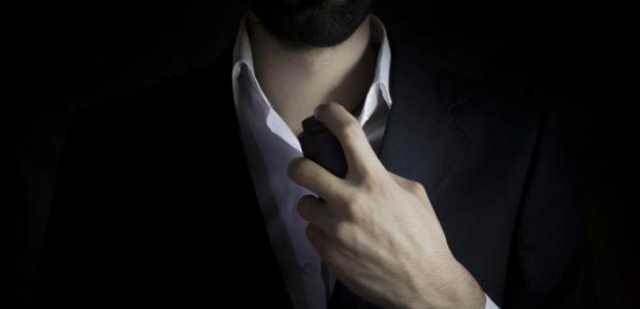 نائب يدعم شقيقته