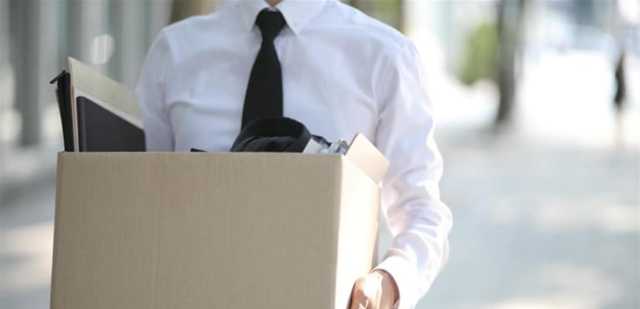 موظفون حزبيون خارج إعلامهم