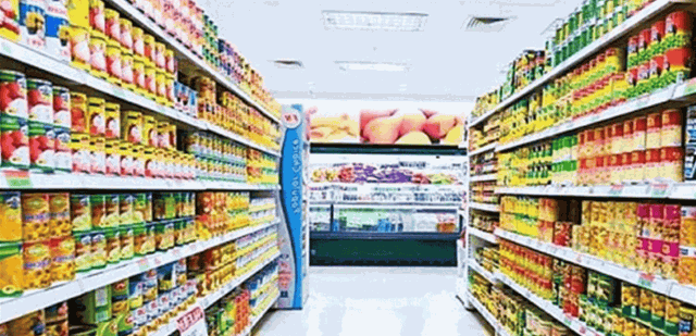 زعتر ومواد غذائية منتهية الصلاحية.. تسيطر محضر ضبط بحق صاحب مستودع في صور