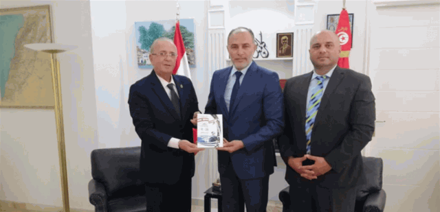 وفد من المجلس الثقافي اللبناني والاغترابي زار سفير تونس