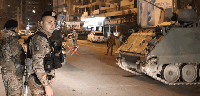موقوفون وأسلحة وقذائف.. إليكم حصيلة التدابير الأمنية التي اتخذها الجيش (صور)