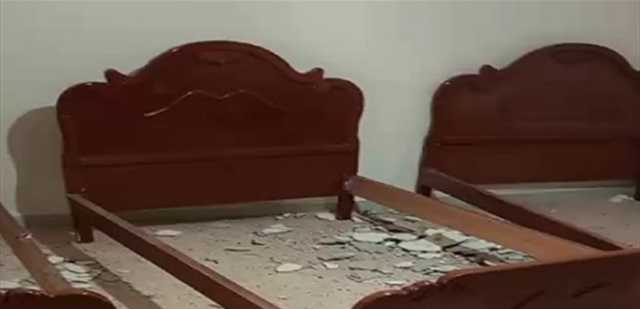 بالفيديو... إنهيار جزء من سقف منزل في بلدة كفرتبنيت
