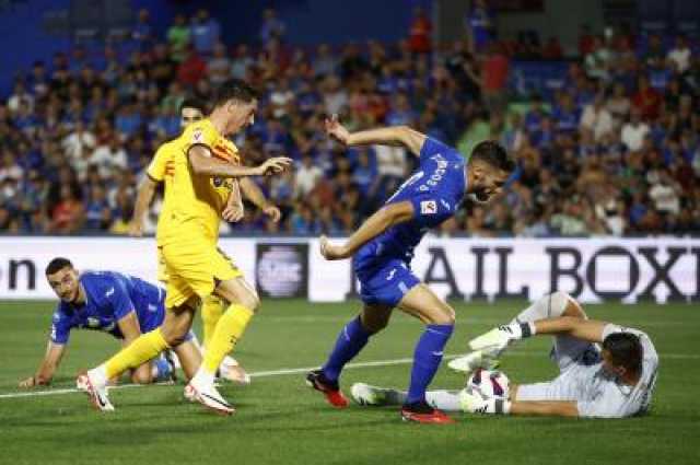 برشلونة يتعادل سلبياً مع خيتا في الدوري الإسباني والحكم كرت يطرد المدرب