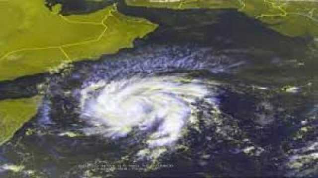 تطور العاصفة الاعصارية الشديدة الى عاصفة عاتية