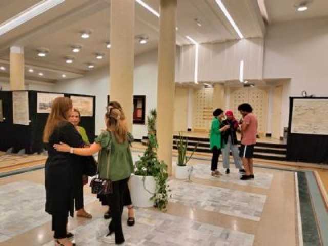 في معرض ' طاقة ' للفنانة التشكيلية عائدة الكشو خروف بالمسرح البلدي بصفاقس :