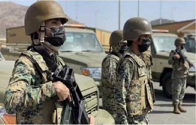 القبض على ثلاثة يمنيين في السعودية وإحالتهم إلى جهة الاختصاص