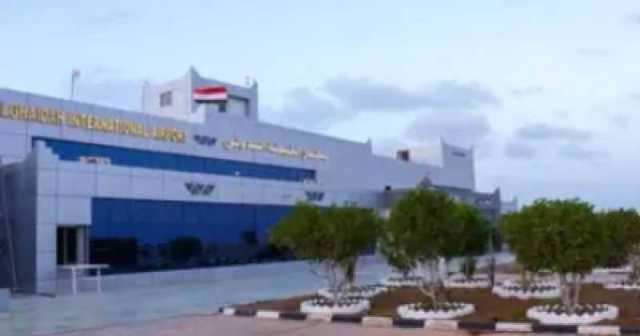 الرئيس العليمي يهنئ أبناء المهرة بتدشين الرحلات الجوية من مطار الغيضة ويشكر السعودية على دورها الإنمائي في المحافظة