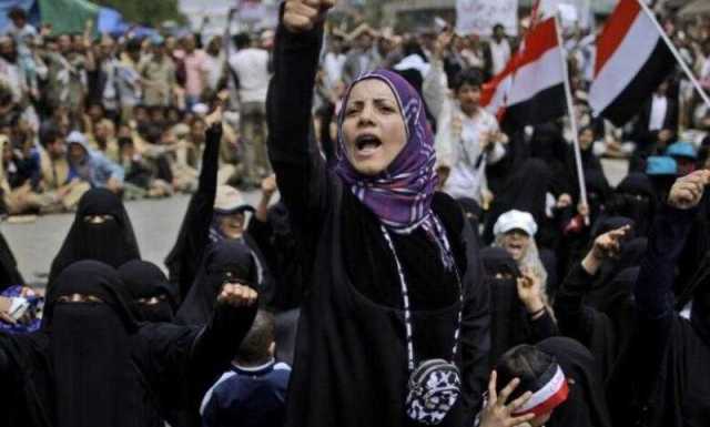 زعيم المليشيا يحذر اليمنيين: كل واحد يحافظ على زوجته من الاختراق