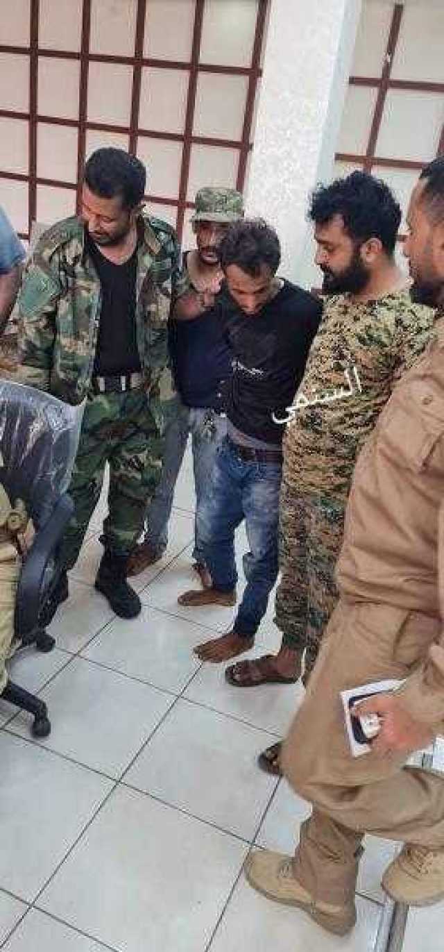 عاجل: القبض على قاتل الفتاة في مركز تجاري بعدن.. شاهد أول صورة للجاني في قبضة الأمن