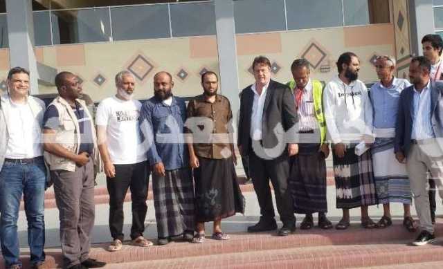 الامارات تؤكد دفع فدية للقاعدة
