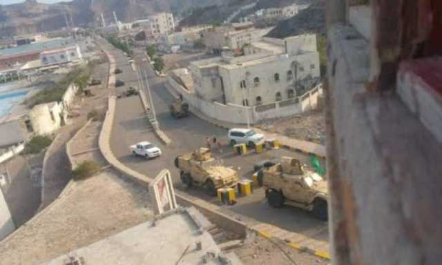 توتر في معاشيق بعد تهديد الإنتقالي بطرد العليمي و معين