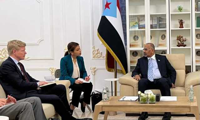المبعوث الأممي يهاجم الانتقالي من على قناة صالح