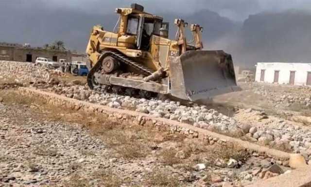 فصائل إماراتية تهدم عشرات المنازل في سقطرى