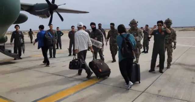 بريطانيا تبدأ رحلات إجلاء رعاياها من إسرائيل