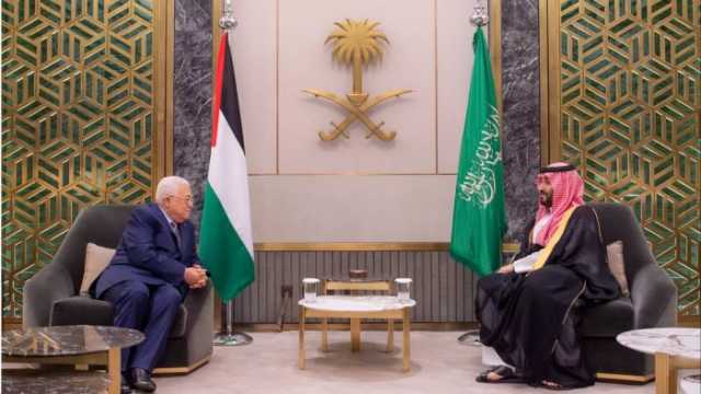 ولي العهد السعودي يستقبل الرئيس الفلسطيني في الرياض لبحث مستجدات الأوضاع بغزة