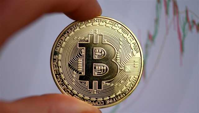 للمرة الأولى.. بيتكوين تتجاوز 90 ألف دولار