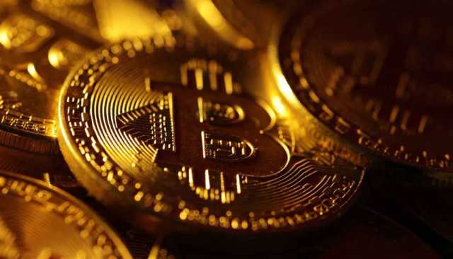 بيتكوين ترتفع مجدداً فوق 96 ألف دولار