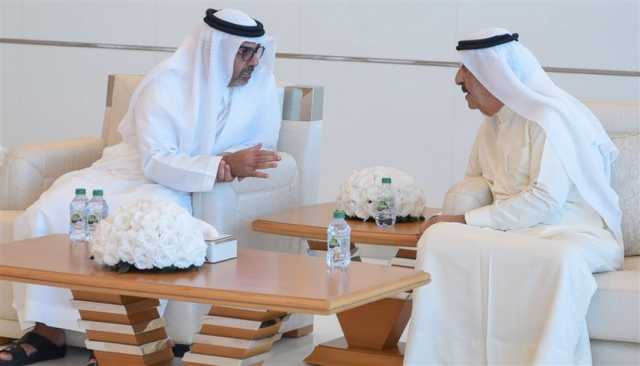 حاكم أم القيوين يتقبل تعازي حامد وخالد بن زايد بعد وفاة الشيخة حصة بنت حميد الشامسي